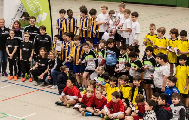 Südstraße gewinnt Stadtwerke Solingen Faustball-Stadtmeisterschaft der Solinger Grundschulen