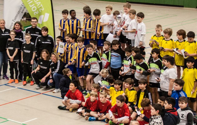 Südstraße gewinnt Stadtwerke Solingen Faustball-Stadtmeisterschaft der Solinger Grundschulen